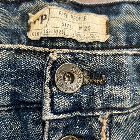 Free people 25 denim jean button fly Shorts bottoms - Picture 2 of 3